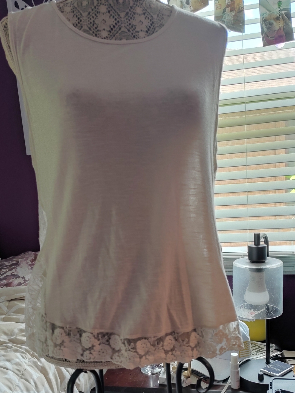 White Lace Hem Sleeveless Top